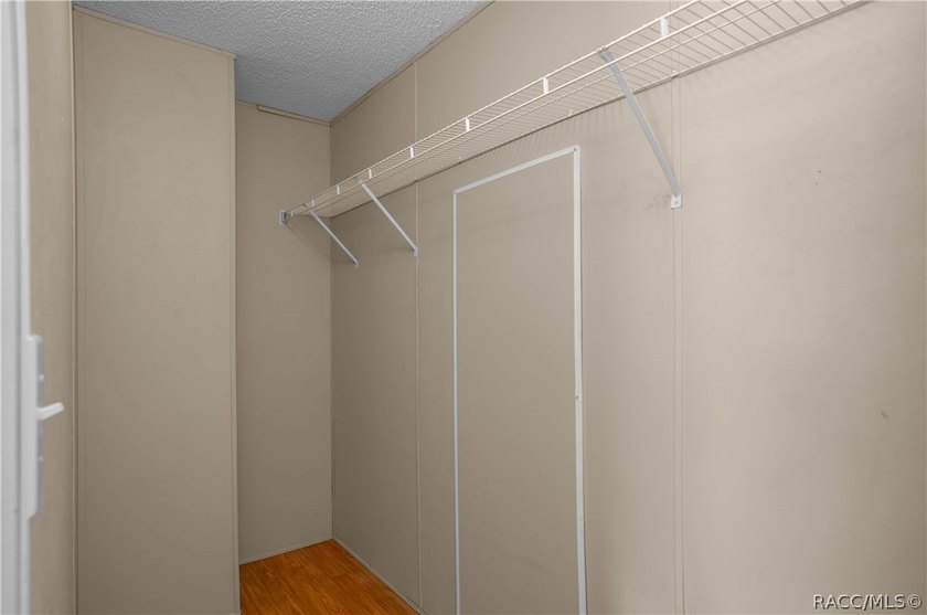 AFFORDABLE, UPDATED &amp; MOVE-IN READY! Looking for space - photo 19