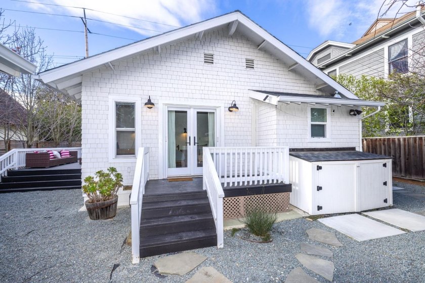 We are very pleased to present a truly unique residential - photo 20
