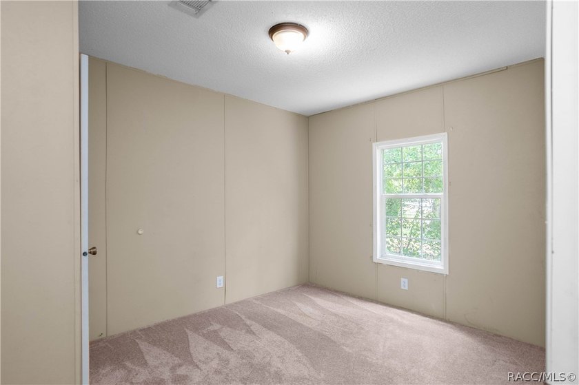 AFFORDABLE, UPDATED &amp; MOVE-IN READY! Looking for space - photo 22