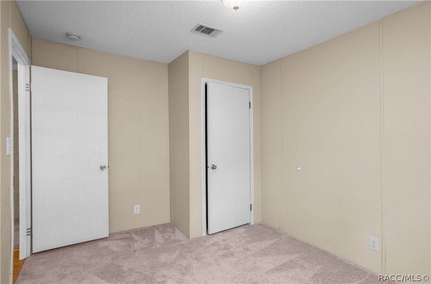 AFFORDABLE, UPDATED &amp; MOVE-IN READY! Looking for space - photo 23