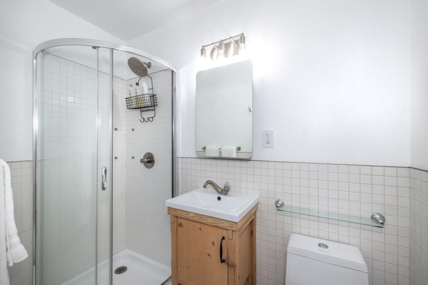 We are very pleased to present a truly unique residential - photo 32