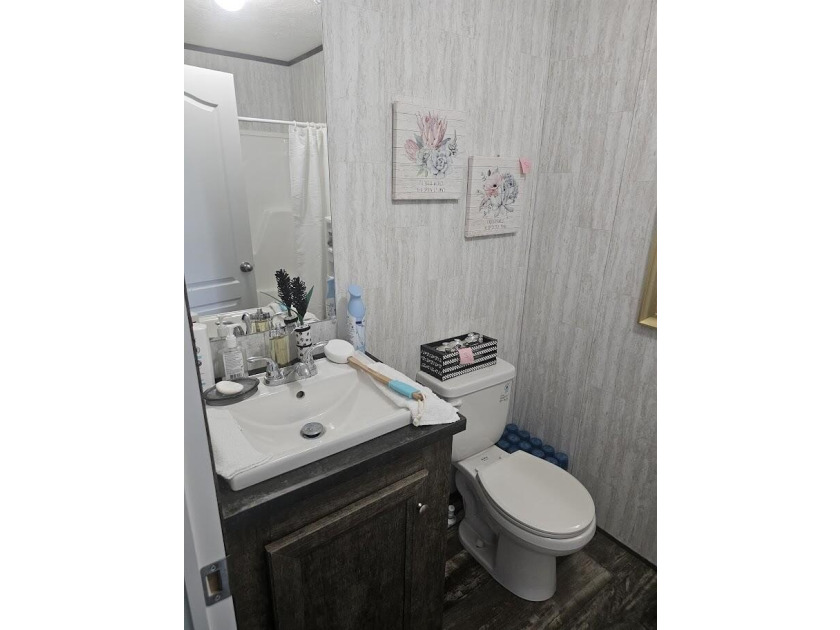 This home is in like new condition in the Sunfish Village mobile - photo 10