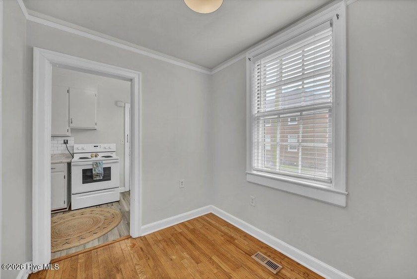 1940's condo with all the charm of wood floors, large rooms, and - photo 14