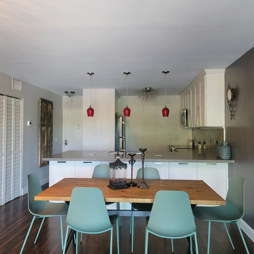 Nice condo priced to sell,below comps. Beautifully remodeled - photo 16