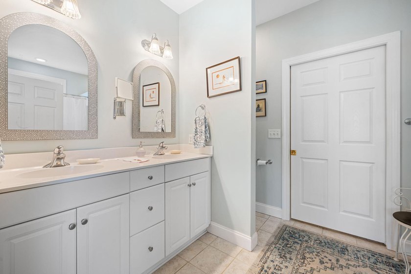 Welcome to this beautiful custom-built home that has been - photo 24