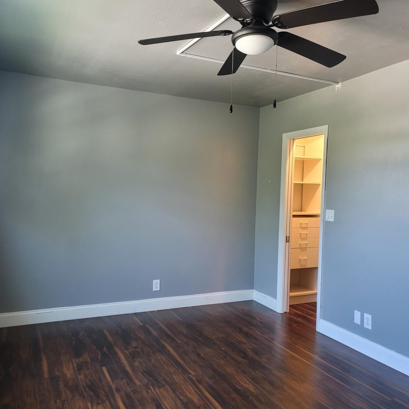 Nice condo priced to sell,below comps. Beautifully remodeled - photo 26