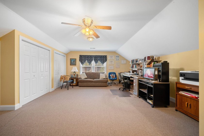 Welcome to this beautiful custom-built home that has been - photo 28