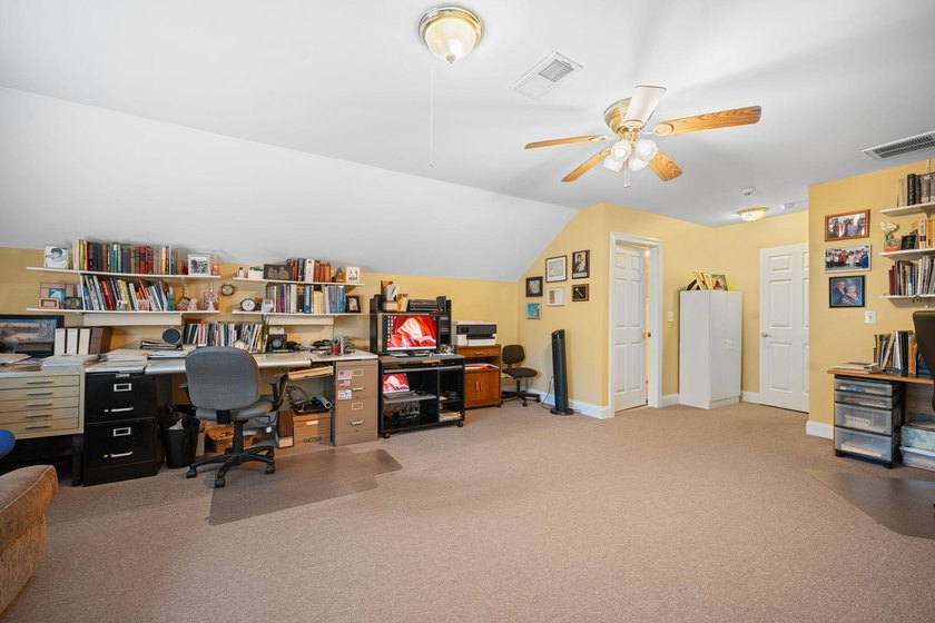 Welcome to this beautiful custom-built home that has been - photo 30