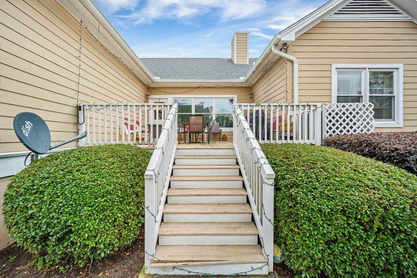 Welcome to this beautiful custom-built home that has been - photo 32