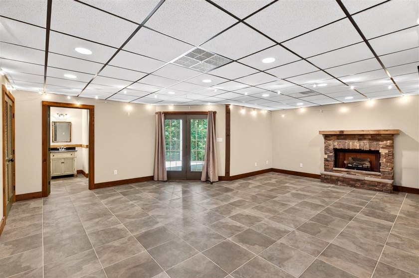 *MOVE-IN READY! Experience lake living at its BEST on Barren - photo 6