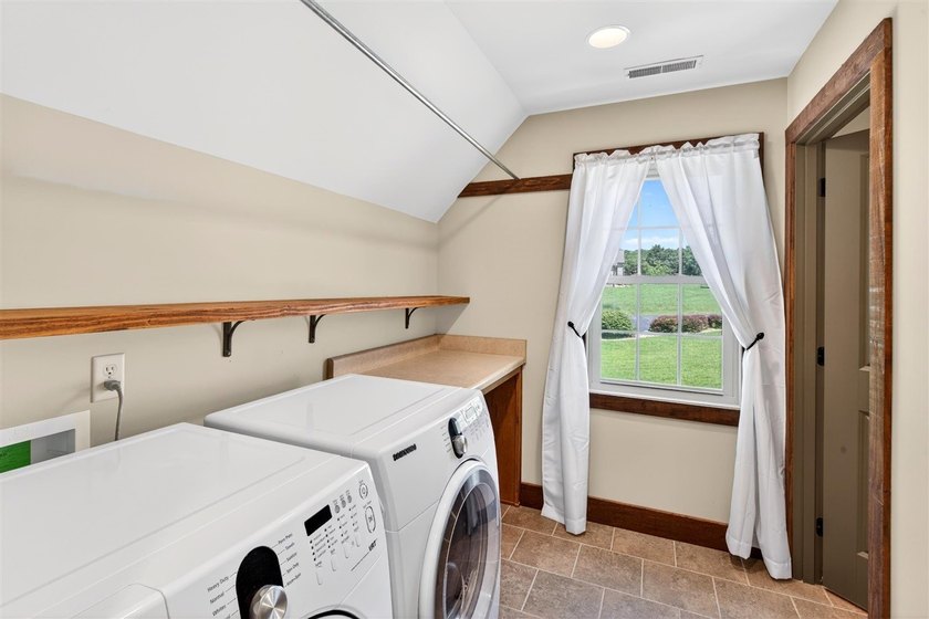 *MOVE-IN READY! Experience lake living at its BEST on Barren - photo 8