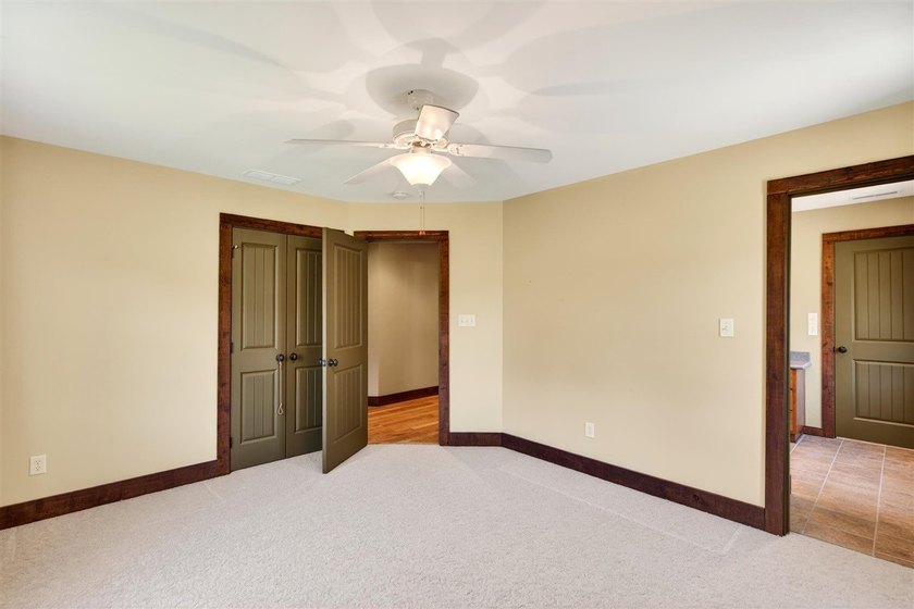 *MOVE-IN READY! Experience lake living at its BEST on Barren - photo 10