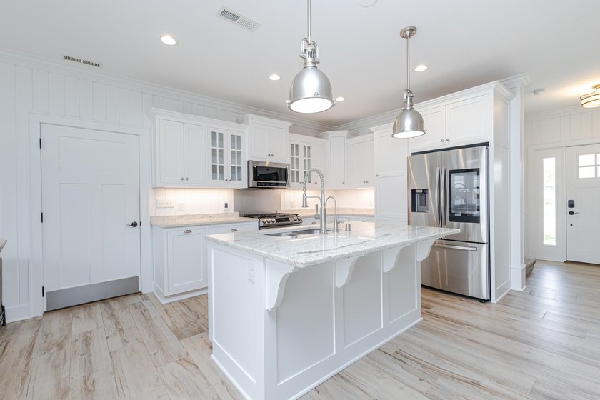 Luxury lake living on beautiful Tichigan Lake w/65' of prime - photo 4