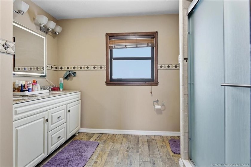 Location! Location! Location! Fantastic Opportunity To Live In - photo 12