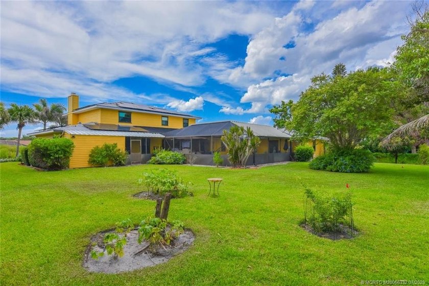 Location! Location! Location! Fantastic Opportunity To Live In - photo 23