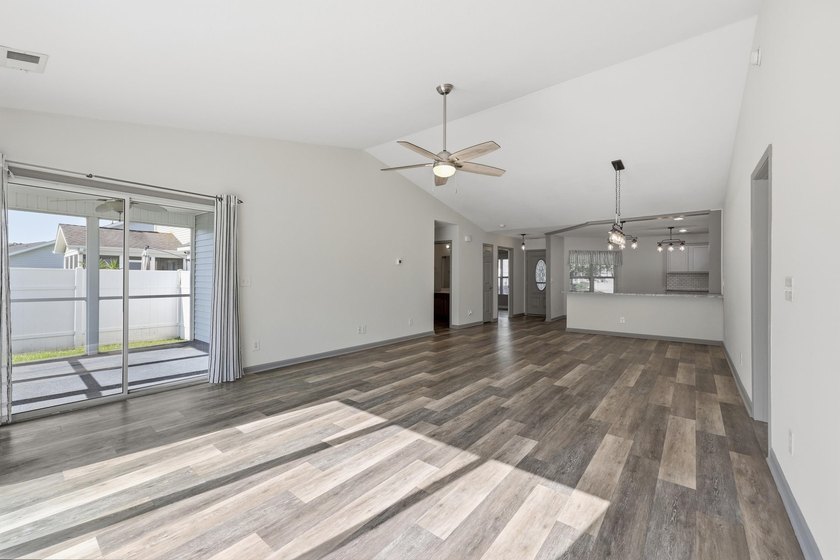 This home has been virtually staged. Welcome home to this - photo 15