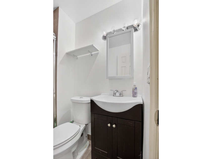 Welcome home to this beautifully updated 3 bedroom 2 bathroom - photo 16