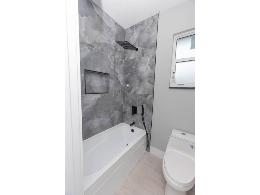 Step inside and fall in love! This brand-new corner lot home - photo 18