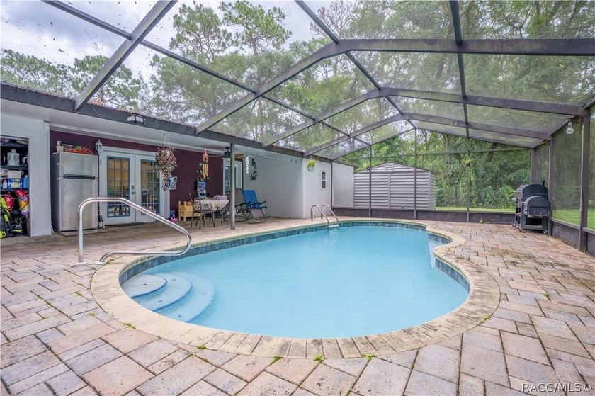 Beautifully maintained 4-bedroom, 2-bath pool home in the - photo 21