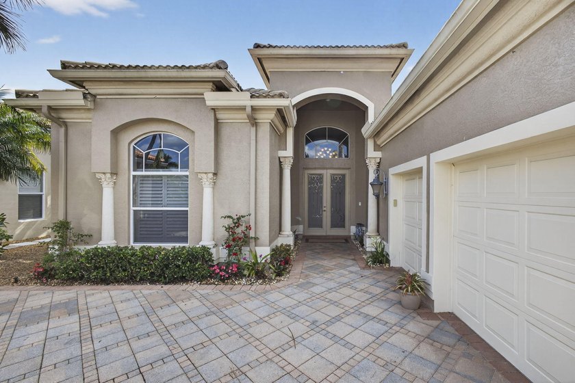 Great home, built in 2006, located in the most sought-after - photo 3