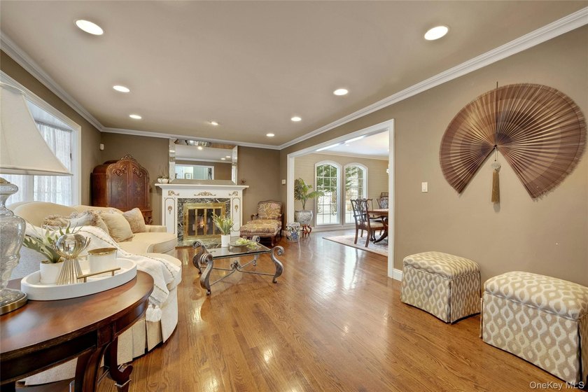 Welcome to this breathtaking and masterfully renovated home - photo 7