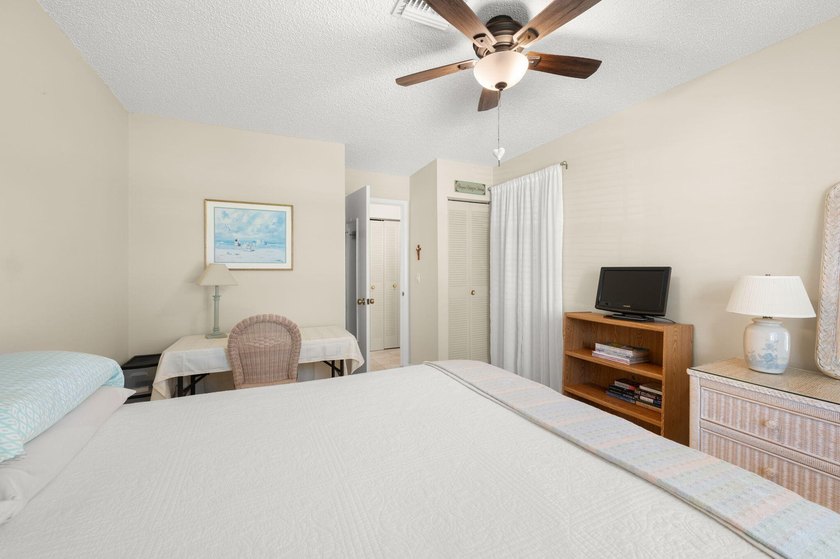 This 2/2 interior condo has the PERFECT location with a full - photo 12