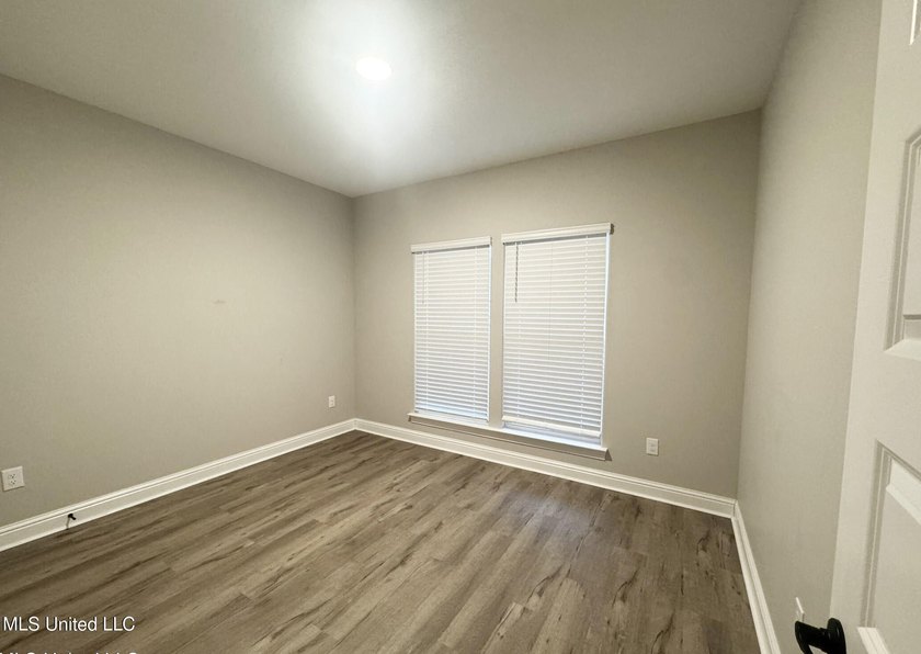 Like-new and fully move-in ready. Located on a large corner lot - photo 15