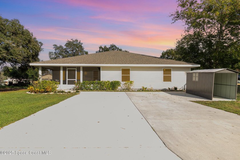 Discover the perfect blend of space and comfort at 5651 Travis - photo 5