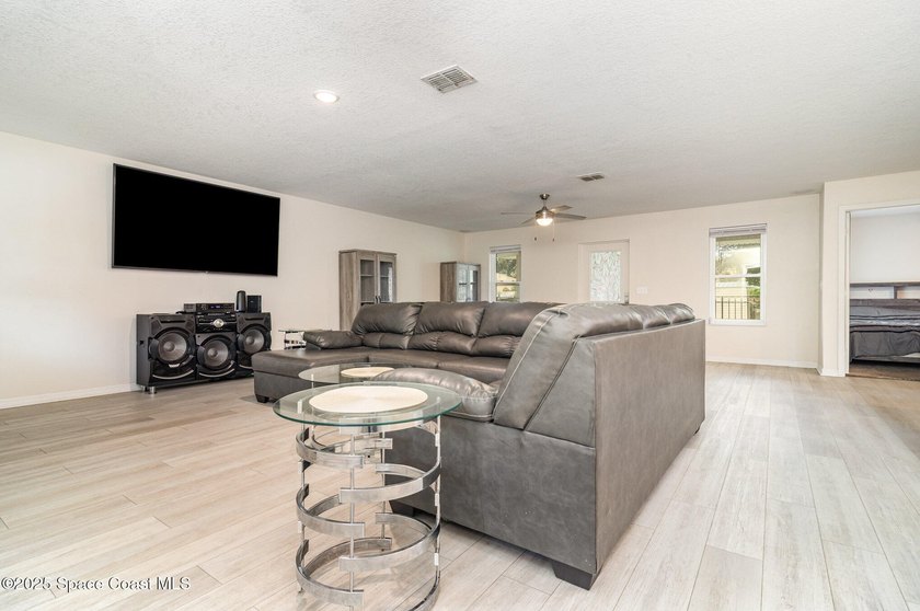Discover the perfect blend of space and comfort at 5651 Travis - photo 8