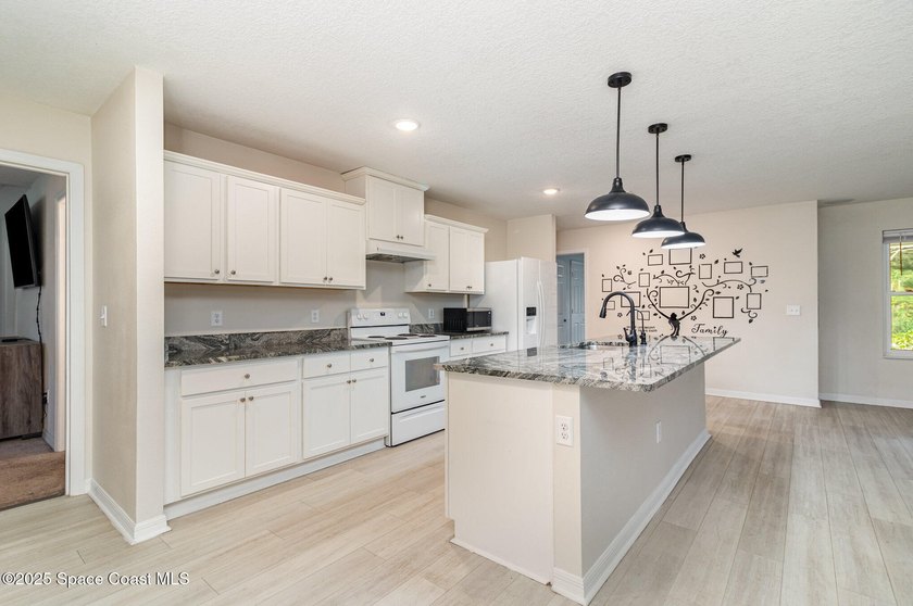 Discover the perfect blend of space and comfort at 5651 Travis - photo 9