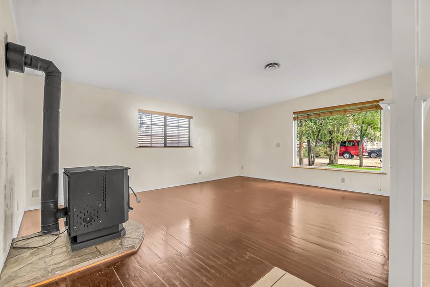 Welcome to your own private retreat! Situated on a fully fenced - photo 10