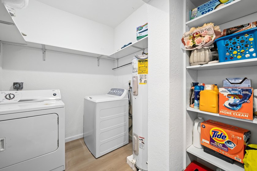 Beautifully maintained 3-bedroom, 2-bathroom one-story home - photo 18