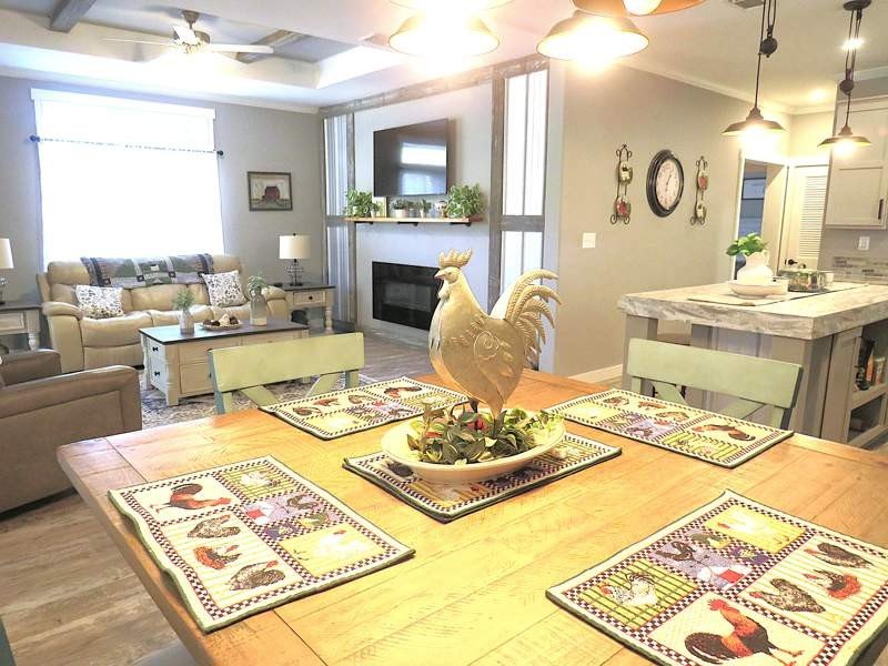 This beautiful 1393 square feet, 2.0 bed 2.0 bath Manufactured - photo 19