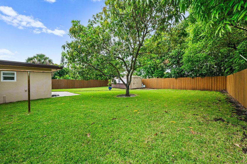 Beautifully maintained 3-bedroom, 2-bathroom one-story home - photo 20