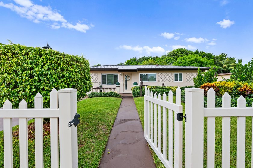 Beautifully maintained 3-bedroom, 2-bathroom one-story home - photo 21