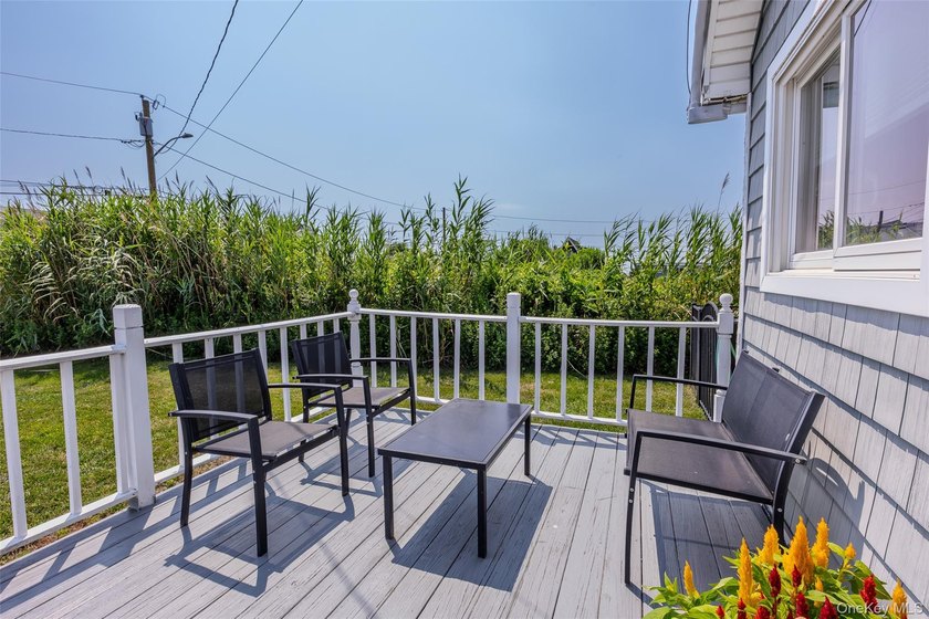 Welcome to this beautiful 3 bedroom home offering comfort, style - photo 25