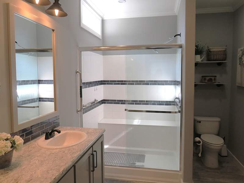 This beautiful 1393 square feet, 2.0 bed 2.0 bath Manufactured - photo 36