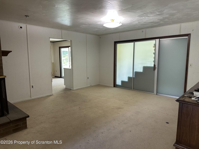 Large ranch home in Abington School District, 1.39 acres, 2 car - photo 8