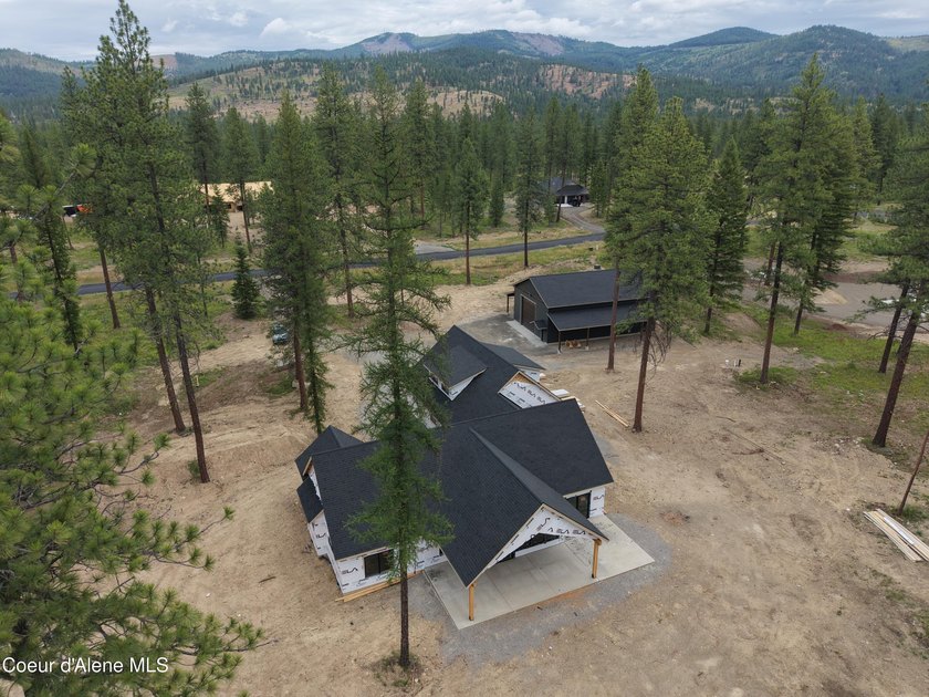 To-be-built on 5 private acres in a gated community in Blanchard - photo 2