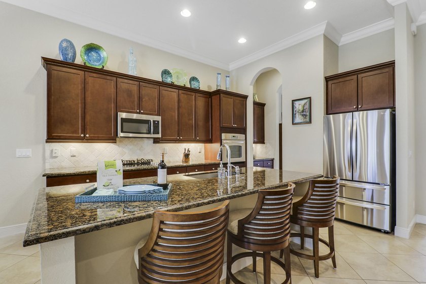 PRIVACY &amp; GOLF VIEWS! This 3BR/2.5BA/2CG 'Alessa' floor plan is - photo 14