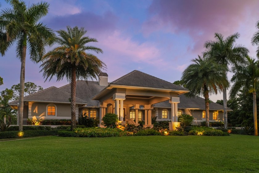 Welcome to an extraordinary estate in Pine Ridge, where over 8 - photo 3