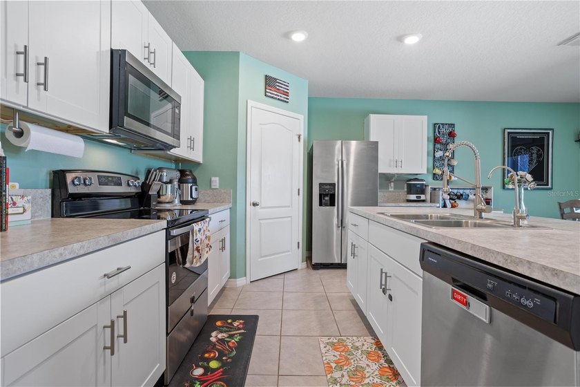 Under contract-accepting backup offers. *SELLER OFFERING UP TO - photo 11