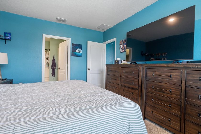 Under contract-accepting backup offers. *SELLER OFFERING UP TO - photo 13
