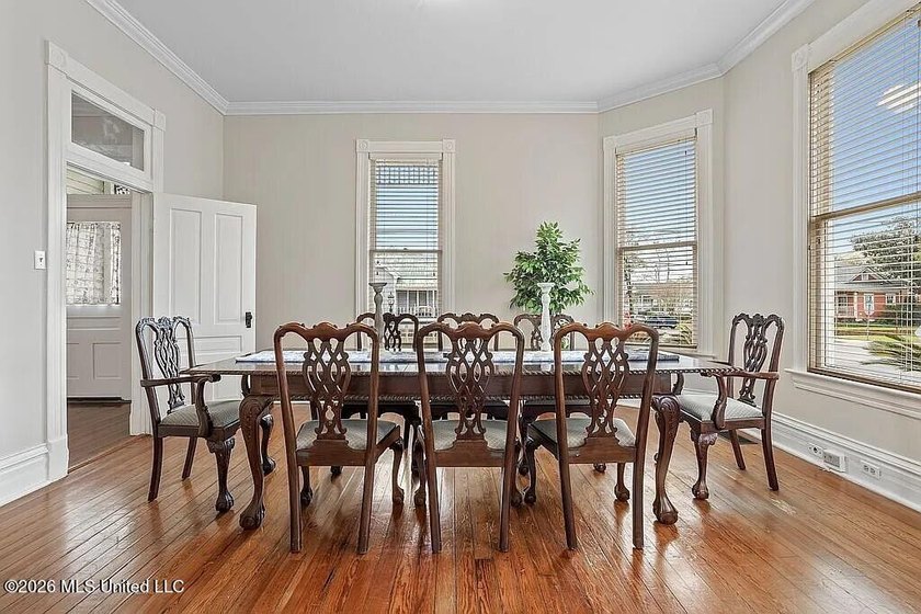Experience the perfect blend of timeless Victorian elegance and - photo 19