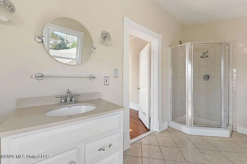 Experience the perfect blend of timeless Victorian elegance and - photo 24