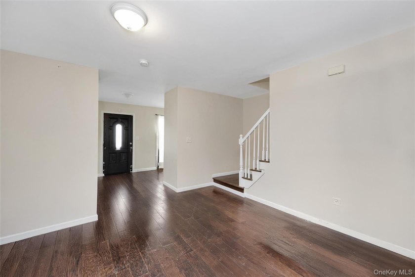 Charming Colonial - Your Forever Home! Lovely Colonial with an - photo 4