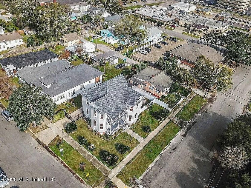 Experience the perfect blend of timeless Victorian elegance and - photo 46