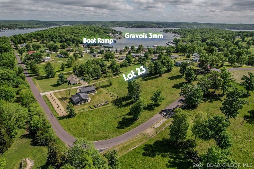 Great lot to build that walk out basement home on! Fronting Oak - photo 4