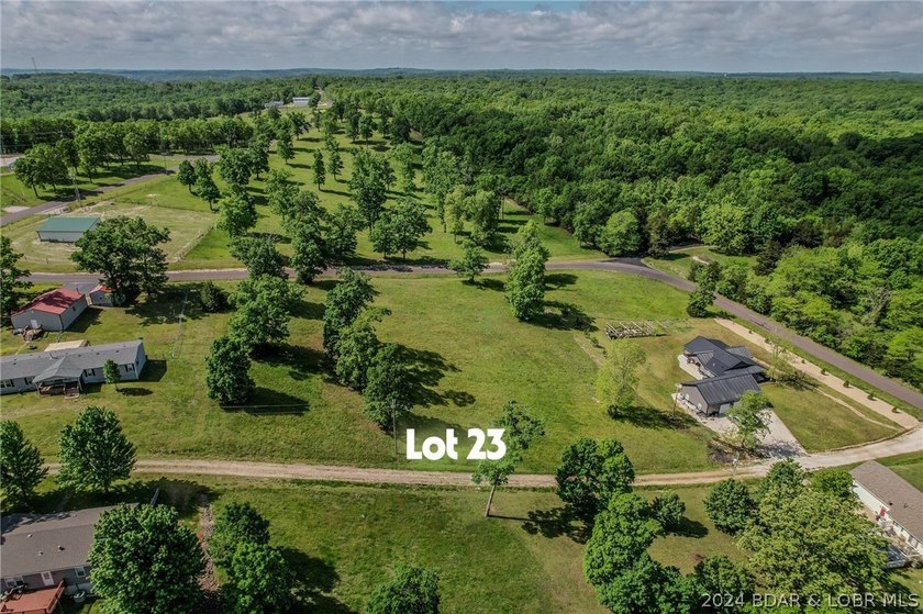 Great lot to build that walk out basement home on! Fronting Oak - photo 8