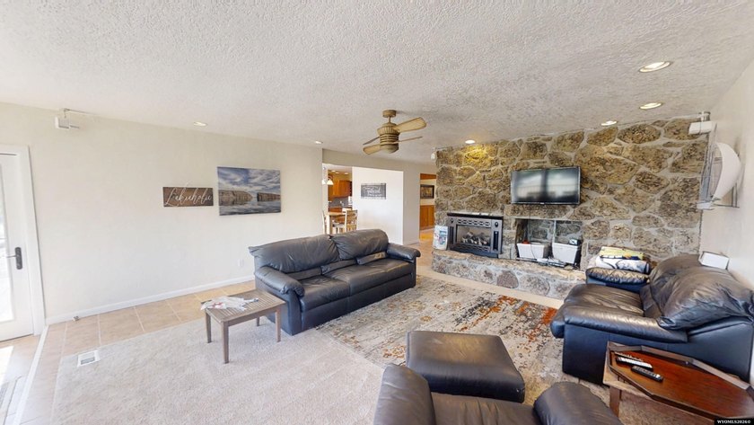 Alcova Lakeview Estates all on one level ranch style home with - photo 4